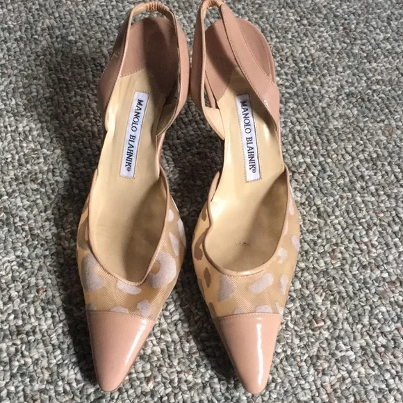 Manolo Blahnik NUDE pointed toe w/kitten heel!!πππ - Picture 1 of 6